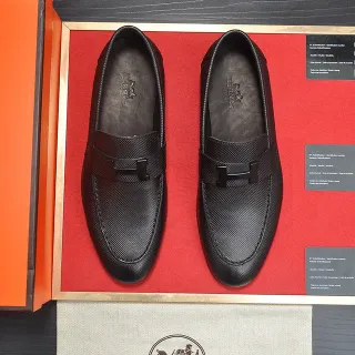 Hermès Oran 黑色穿孔皮革 H-Buckle 乐福鞋