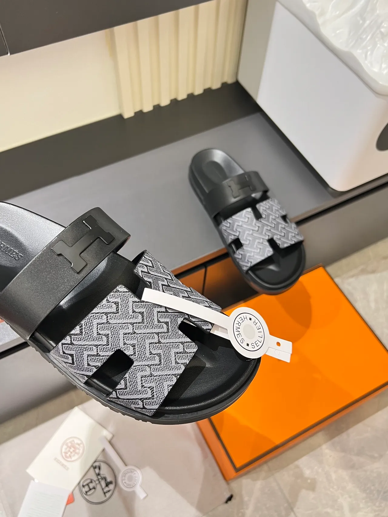 Hermès Oran मोनोग्राम कैनवास H-Logo चप्पल 2