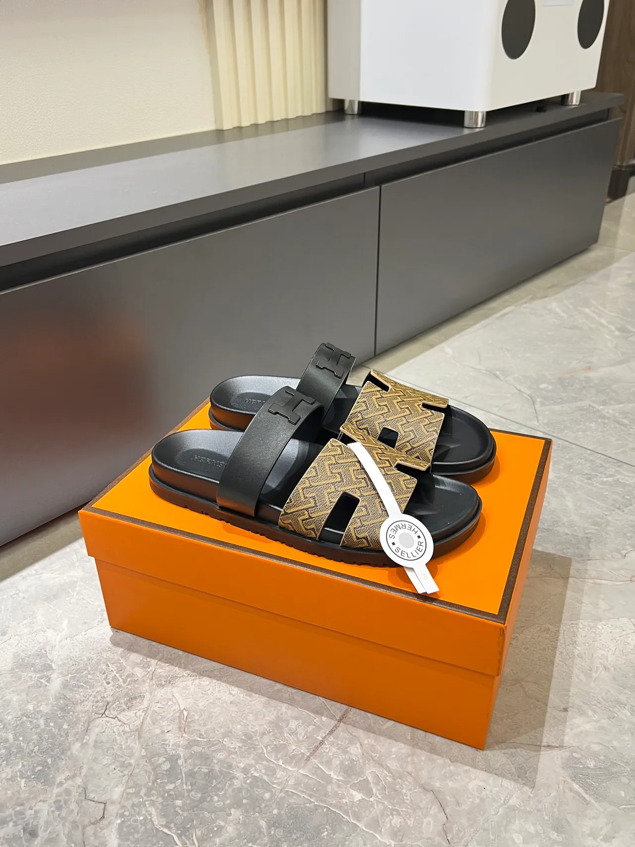 Hermès Oran मोनोग्राम कैनवास H-Logo चप्पल 11