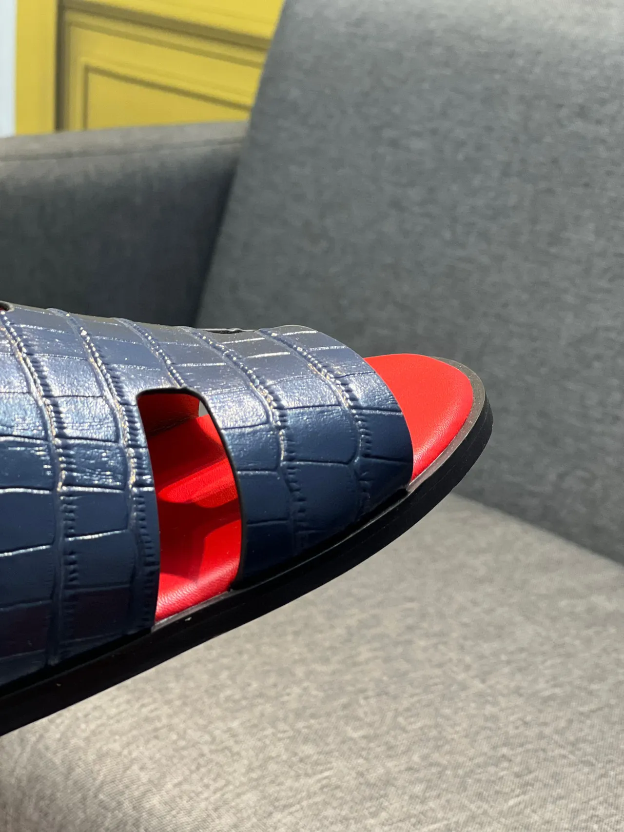 Hermès Oran Navy Croc-Embossed Red Insole Slippers 3