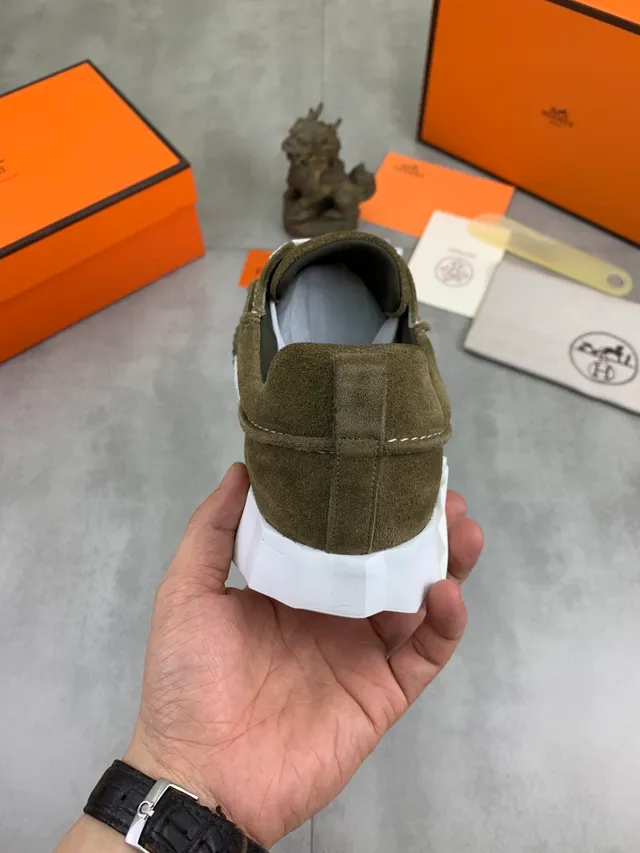 Hermès Oran Sneaker أخضر عسكري أبيض زيتوني سويد علوي قاع منحور حذاء رياضي سميك 3