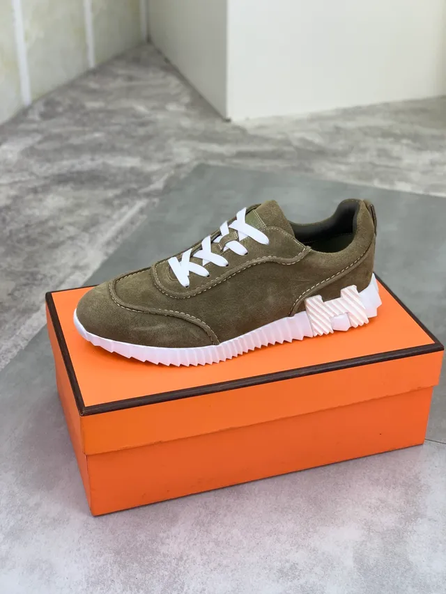 Hermès Oran Sneaker أخضر عسكري أبيض زيتوني سويد علوي قاع منحور حذاء رياضي سميك 4