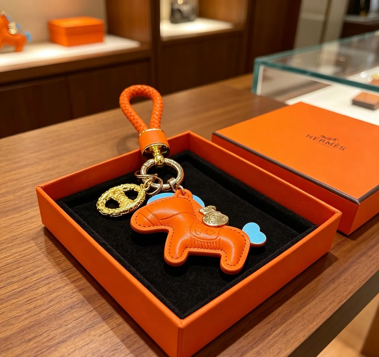 Hermès Orange Blue حلقة جلد مضفرة تعويذة حصانية غلاف الهاتف 4