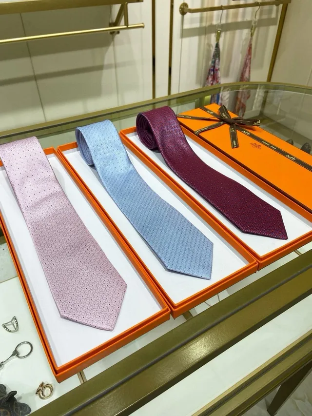 Hermès गुलाबी बैंगनी रेशम बुना हुआ ज्यामितिक एच-मोटिफ टाई 3