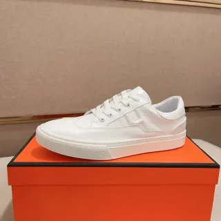 Hermès 白色皮革鳄鱼压纹生活休闲鞋