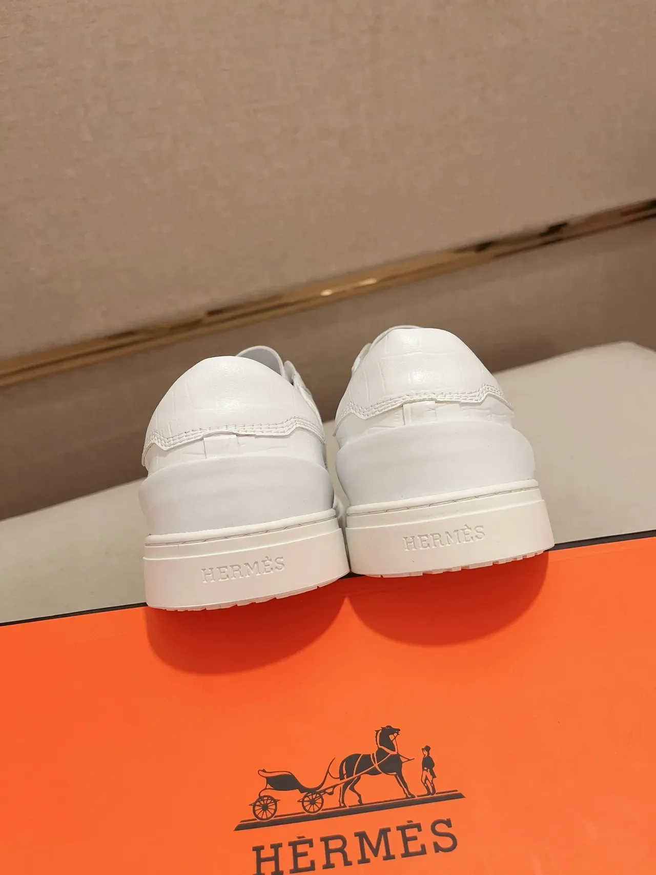 Hermès White Leather Croc-Embossed Panels Lifestyle Sneakers 3