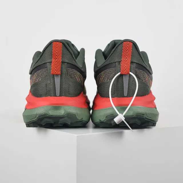 Hoka 军绿红 工程针织鞋面 双密度中底 跑鞋 8