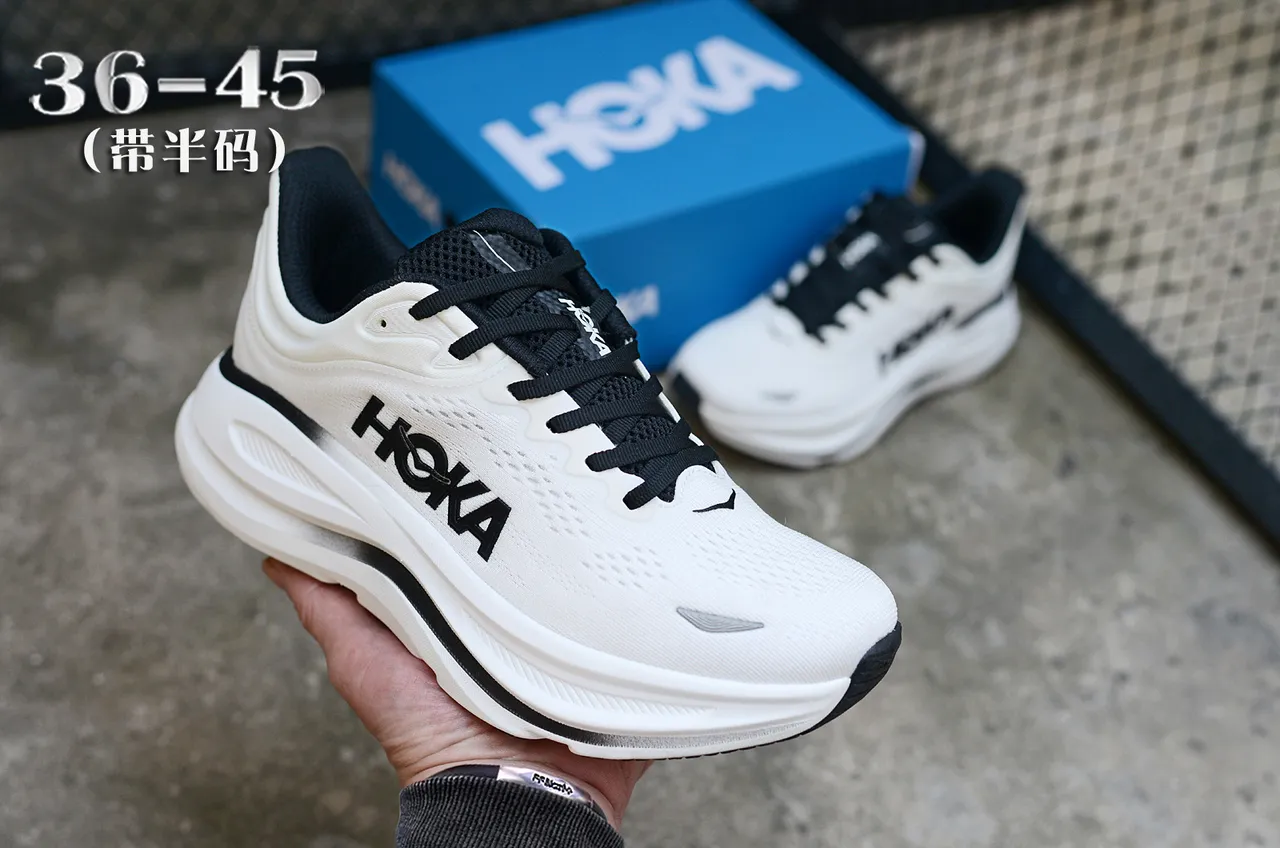 Hoka सफेद काला अधिकतम कुशनिंग इंजीनियर्ड मेश अपर रनिंग जूते 3