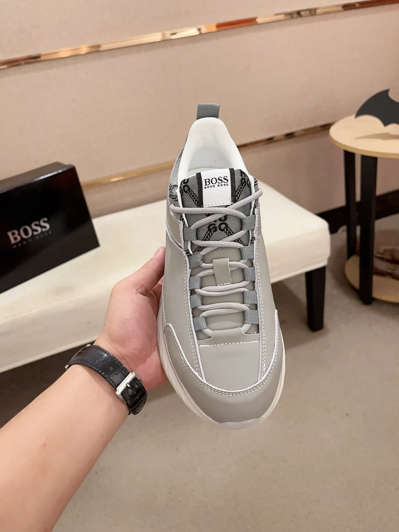 Hugo Boss ग्रे पारदर्शी स्कल्प्टेड मिडसोल नकली चमड़े की ऊपरी सतह मोटी स्नीकर 2