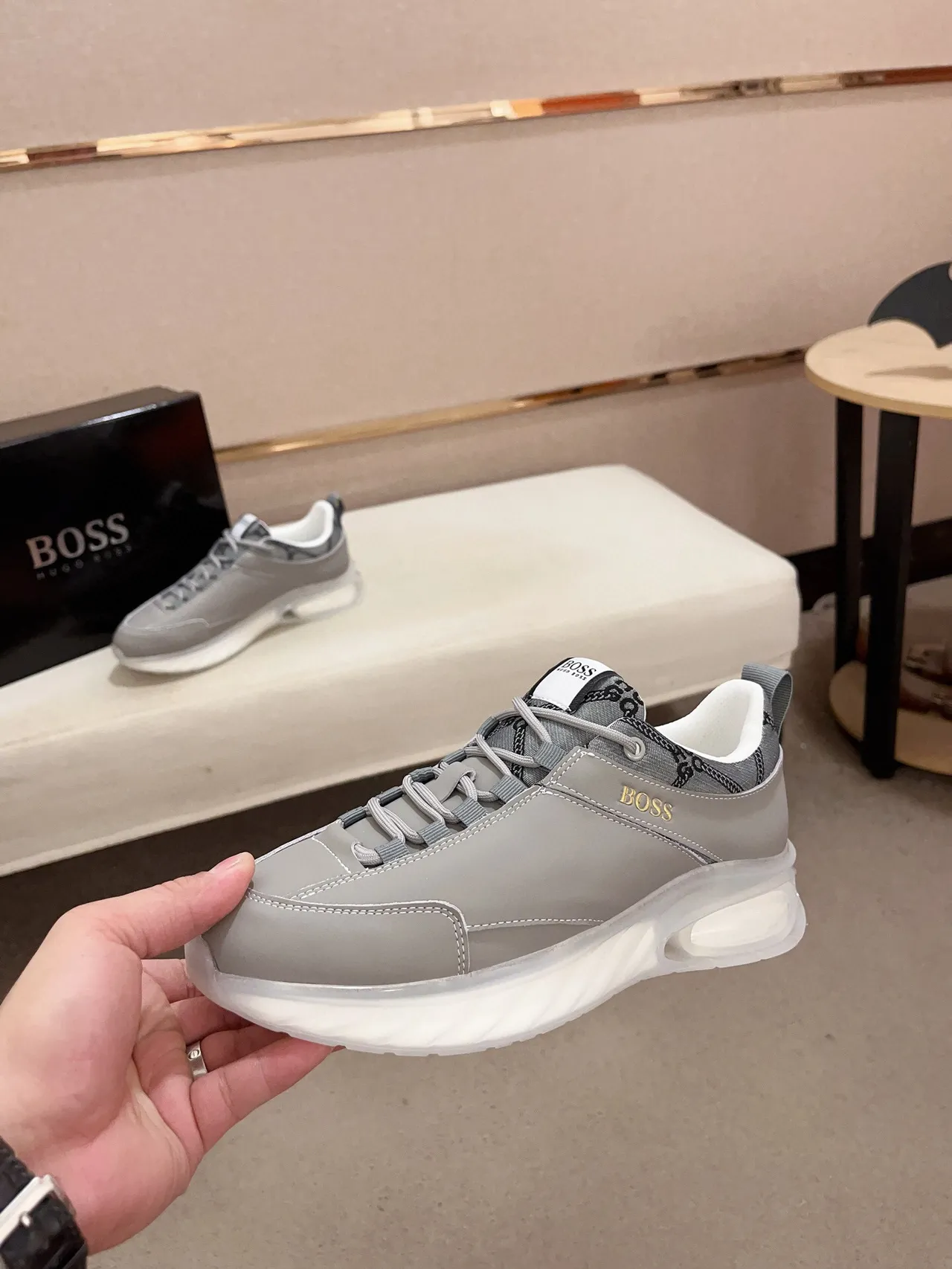 Hugo Boss ग्रे पारदर्शी स्कल्प्टेड मिडसोल नकली चमड़े की ऊपरी सतह मोटी स्नीकर 3