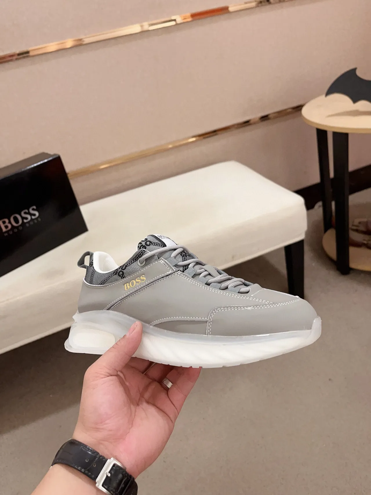 Hugo Boss ग्रे पारदर्शी स्कल्प्टेड मिडसोल नकली चमड़े की ऊपरी सतह मोटी स्नीकर 4