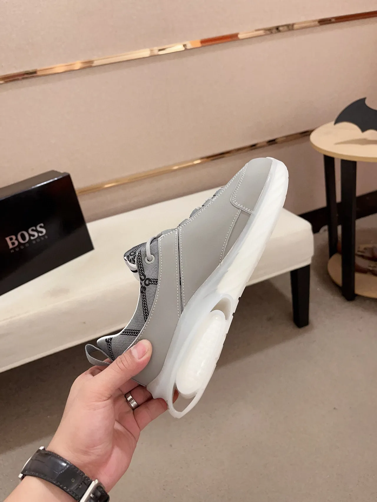Hugo Boss ग्रे पारदर्शी स्कल्प्टेड मिडसोल नकली चमड़े की ऊपरी सतह मोटी स्नीकर 5