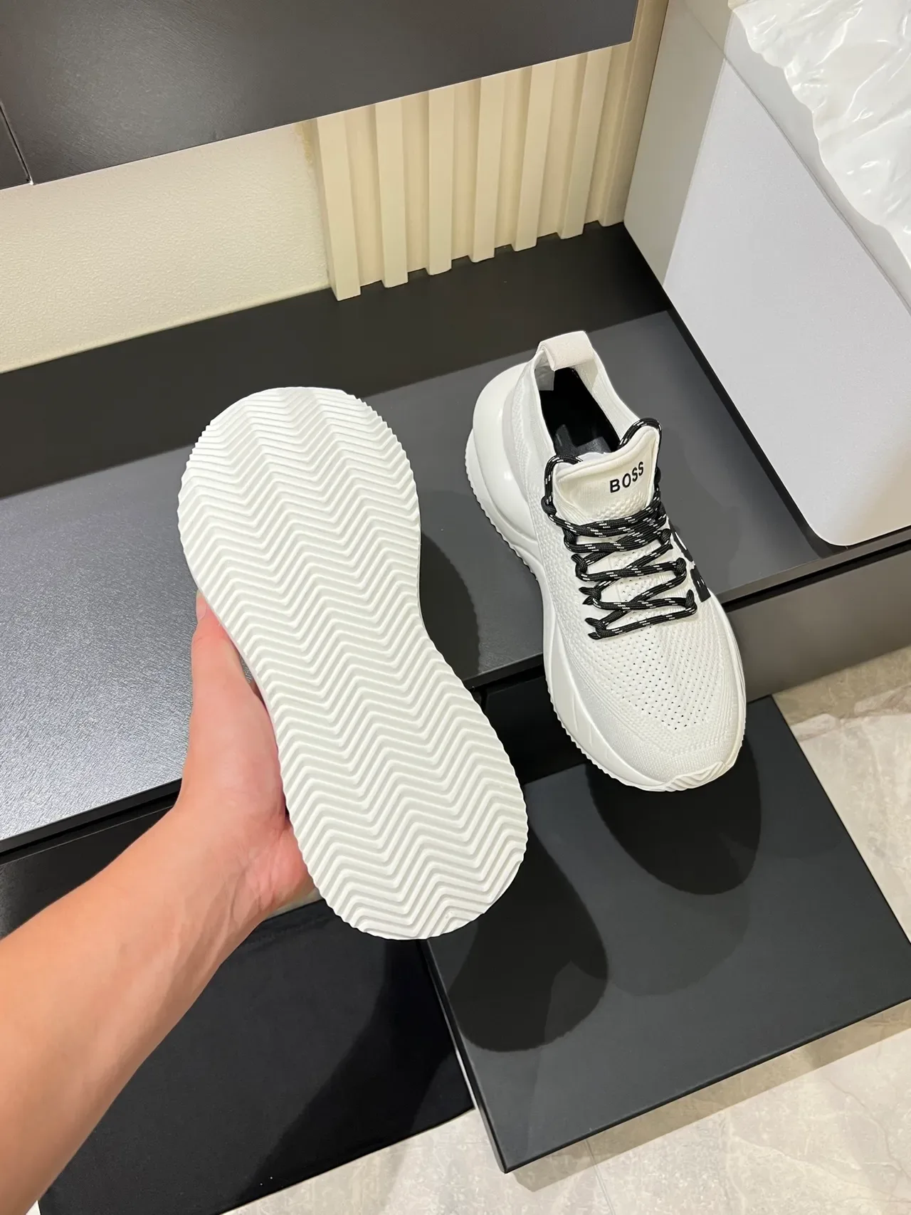 Hugo Boss Tênis Chunky Branco Preto Upper De Knit Sola Esculpida 3