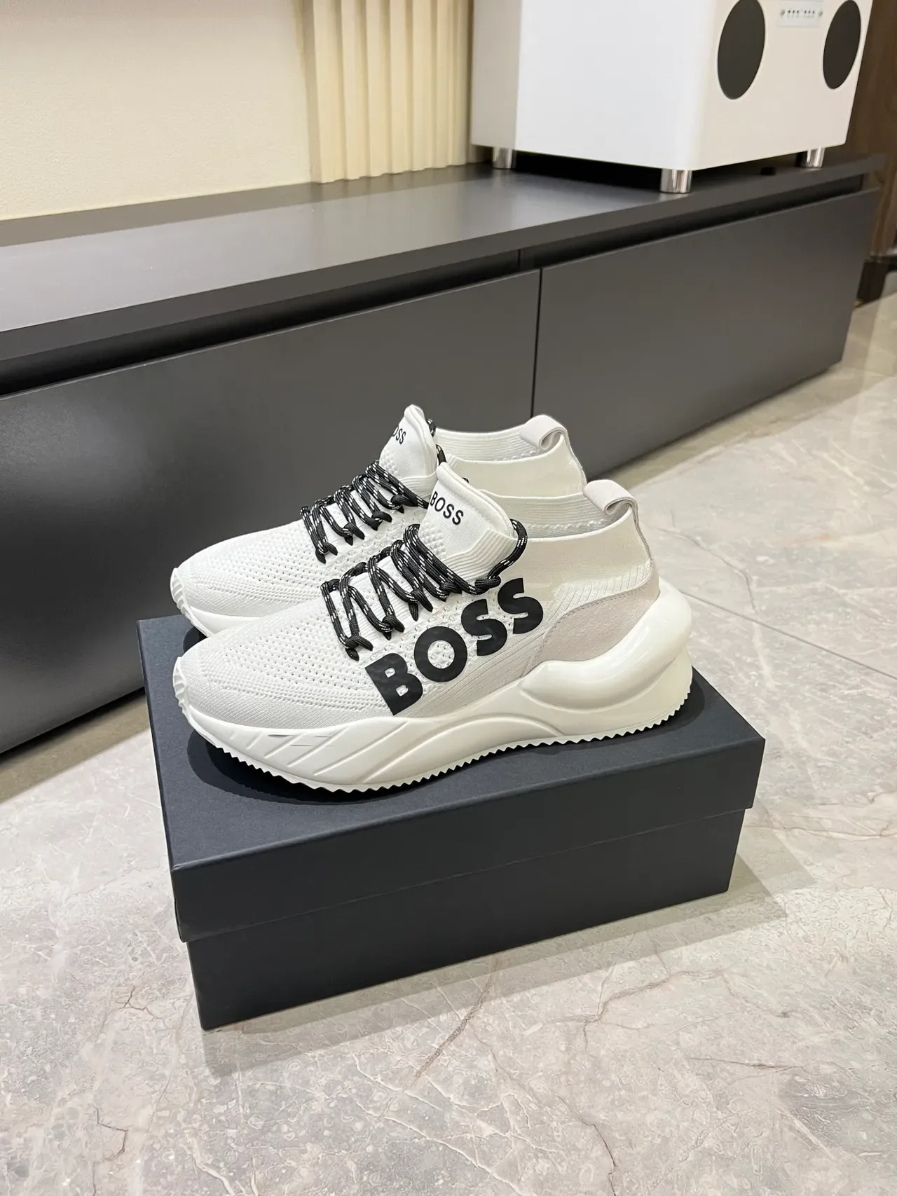 Hugo Boss Tênis Chunky Branco Preto Upper De Knit Sola Esculpida 4