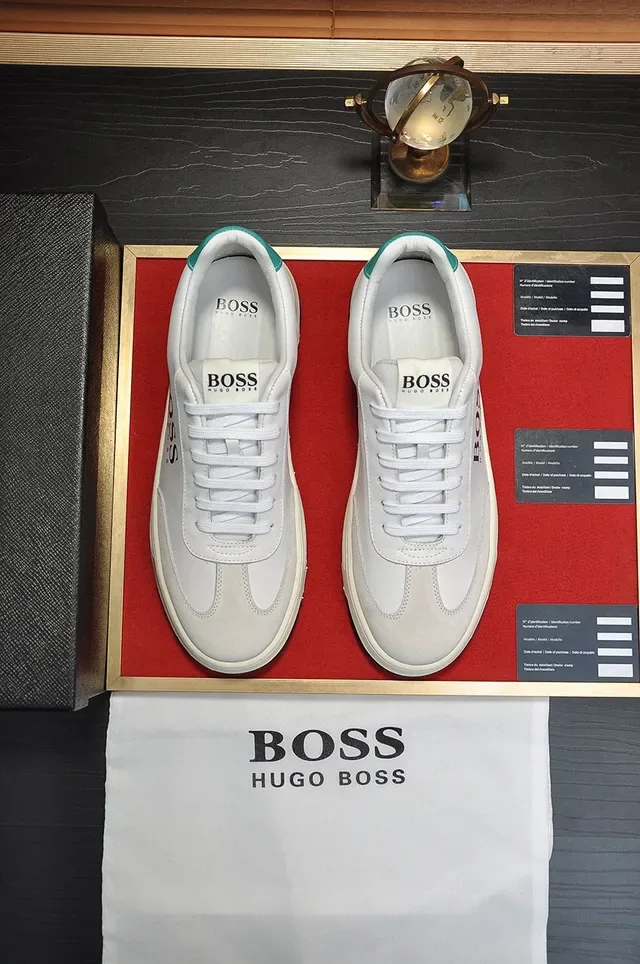 Hugo Boss Blanc et Gris Cuir et Daim Contraste Étiquette Talon Baskets 7