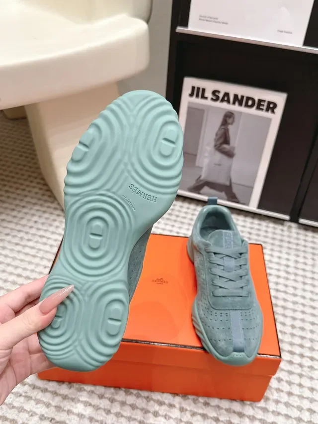 Jil Sander sneakers lifestyle suède perforé teal 2