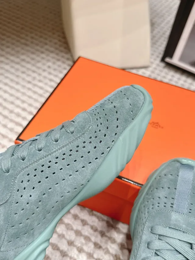 Jil Sander sneakers lifestyle suède perforé teal 3
