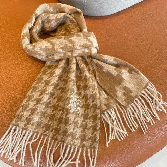 Loewe Anagram Jacquard Bufanda de Cachemira Beige y Marrón 9