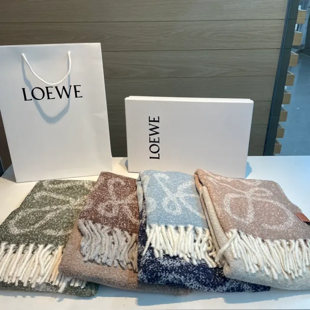Loewe Anagram Patch وشاح الكشمير أزرق رمادي مختلط 4