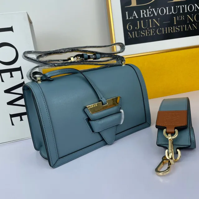 Loewe Gate Black Gold संरचित चमड़ा हार्डवेयर हैंडबैग 24