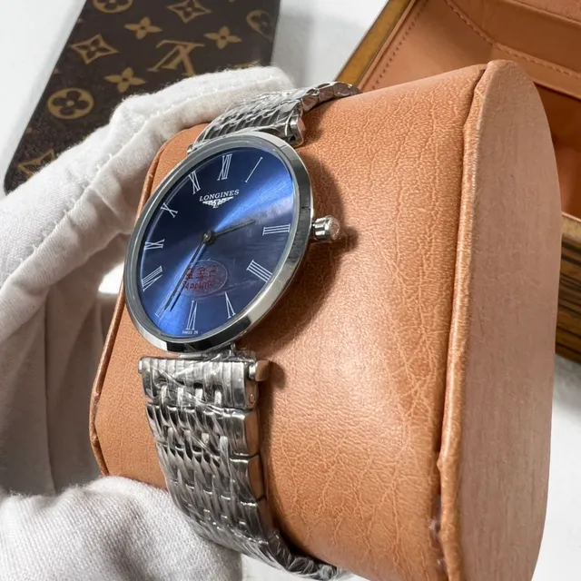 Longines नीला चांदी गोल केस सनबर्स्ट डायल Quartz वॉच 5