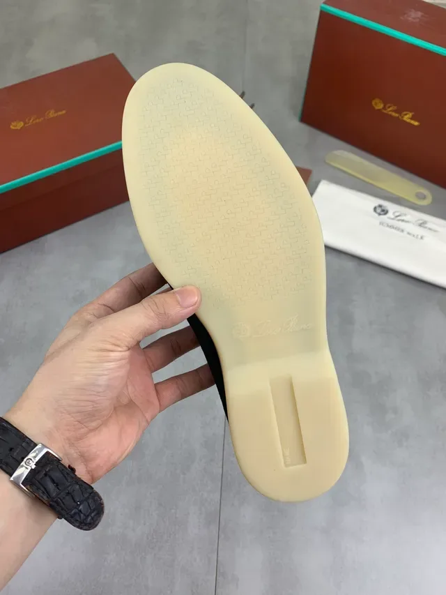 Loro Piana 马衔扣乐福鞋 黑色麂皮 奶油色鞋底 2