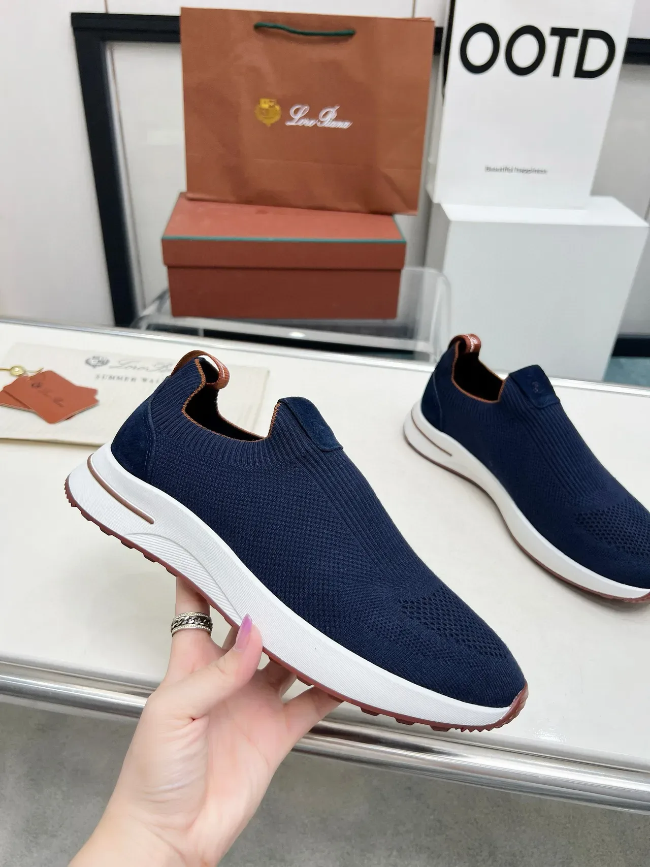 Loro Piana নৌবাহিনী বাদামি বোনা স্লিপ-অন ছিদ্রিত টো লাইফস্টাইল স্নিকার 2