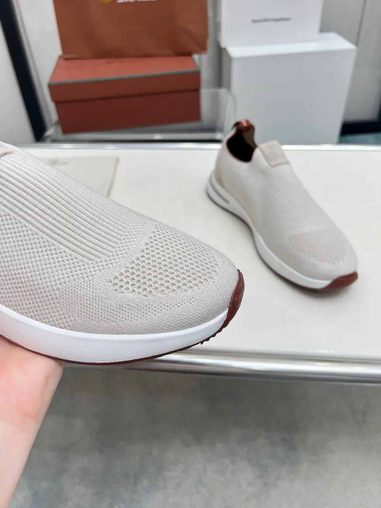 Loro Piana Summer Walk অফ-হোয়াইট নিট স্লিপ-অন লাইফস্টাইল স্নিকার 5
