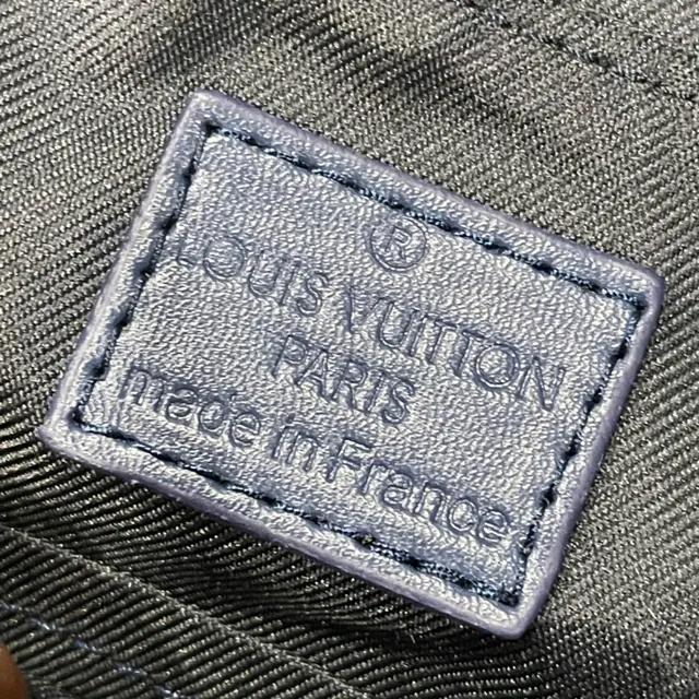 Louis Vuitton حقيبة كروس بودي قماش مطبوع بمونوغرام تأثير تدرجي Ombre أخضر عسكري رمادي 2