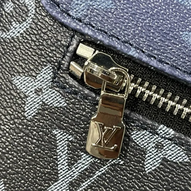 Louis Vuitton حقيبة كروس بودي قماش مطبوع بمونوغرام تأثير تدرجي Ombre أخضر عسكري رمادي 5