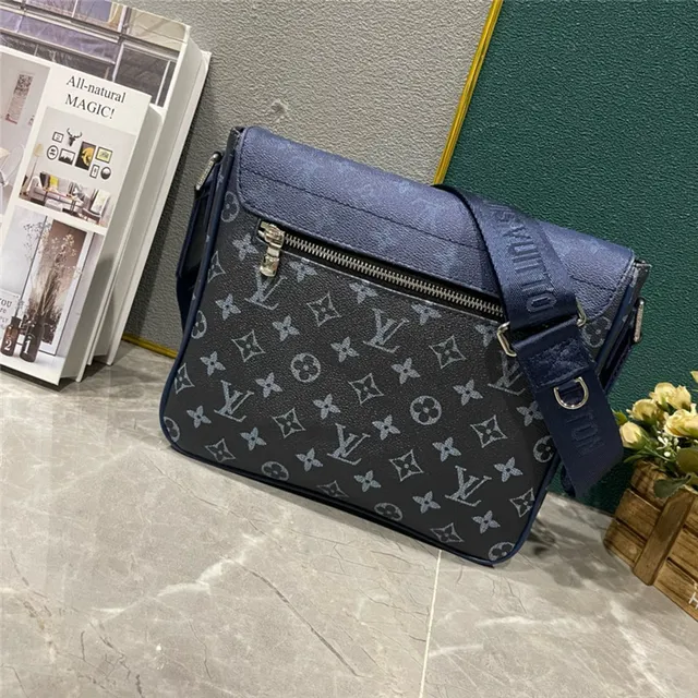Louis Vuitton حقيبة كروس بودي قماش مطبوع بمونوغرام تأثير تدرجي Ombre أخضر عسكري رمادي 8
