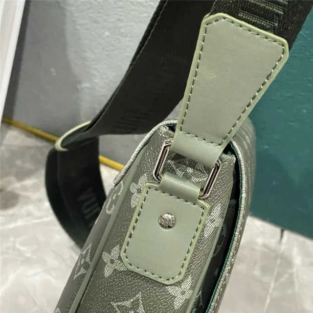 Louis Vuitton حقيبة كروس بودي قماش مطبوع بمونوغرام تأثير تدرجي Ombre أخضر عسكري رمادي 15