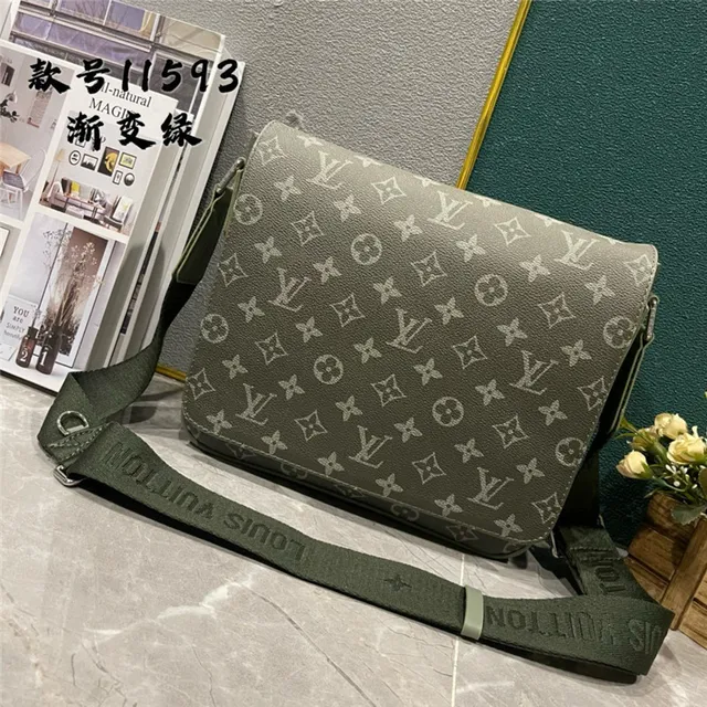 Louis Vuitton حقيبة كروس بودي قماش مطبوع بمونوغرام تأثير تدرجي Ombre أخضر عسكري رمادي 19
