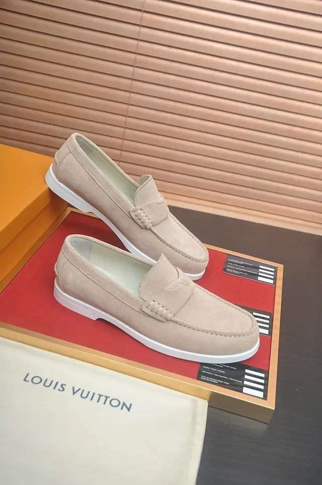 Louis Vuitton Mocassins Beige Ante con Correa Atada 4
