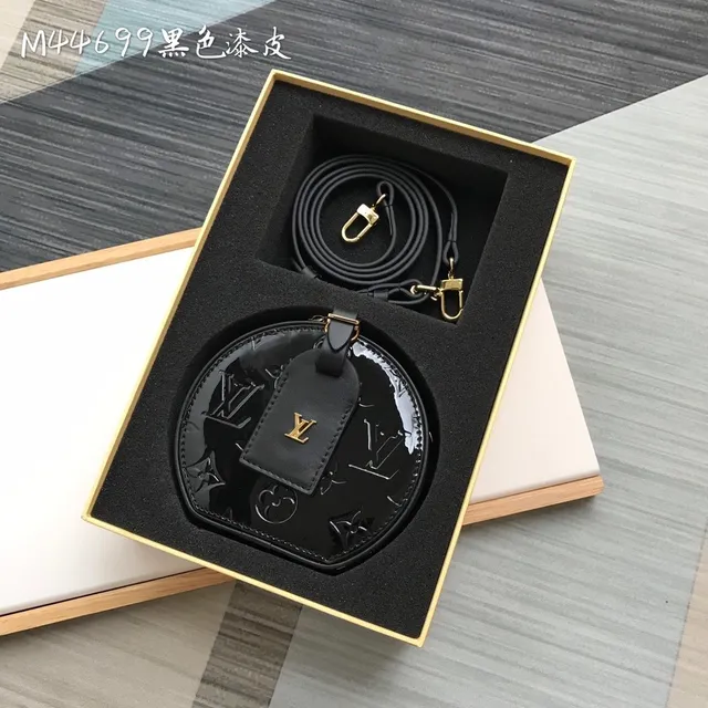 Louis Vuitton काला सोना गोलाकार उभरा हुआ मोनोग्राम सैडल बैग 3