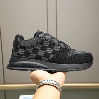 Louis Vuitton Tênis Lifestyle Preto Cinza Upper em Malha Xadrez Sola de Borracha Esculpida