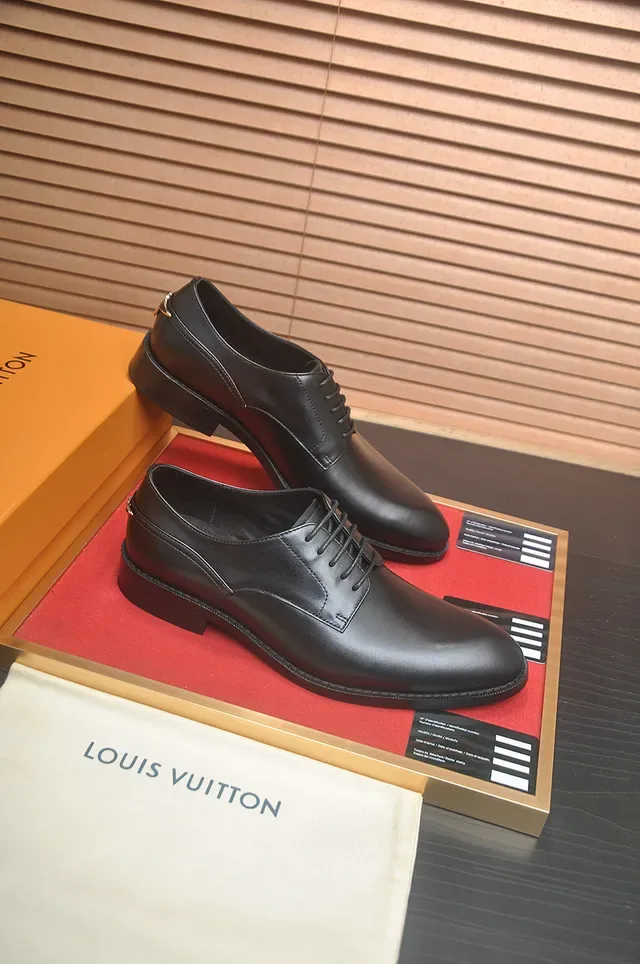 Louis Vuitton Chaussures Oxford en cuir noir à cap toe 4
