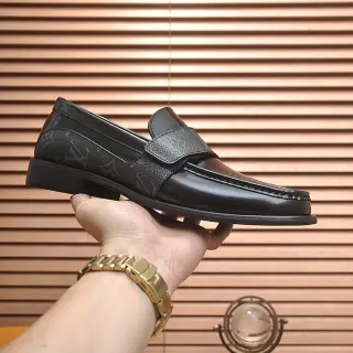 Louis Vuitton কালো মোনোগ্রাম ক্যানভাস প্যাটেন্ট লেদার টো ক্যাপ লোয়ার