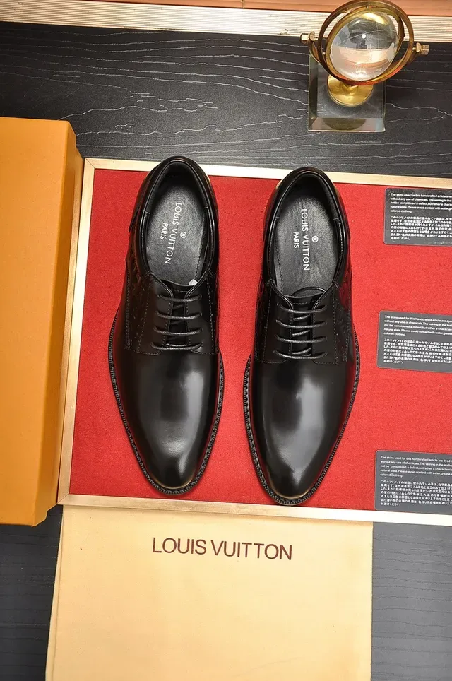 Louis Vuitton Chaussures Oxford Brogue Noir Monogramme Embossé 3