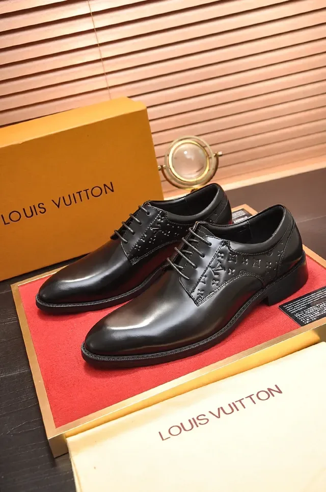 Louis Vuitton Chaussures Oxford Brogue Noir Monogramme Embossé 5