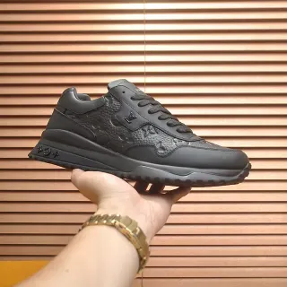 Louis Vuitton Negro Monogram Cuero Esculpido Suela Chunky Estilo de Vida Sneakers