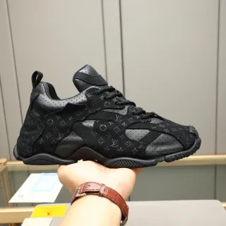 Louis Vuitton কালো মোনোগ্রামড সুয়েড এবং লেদার পারফোরেটেড প্যানেল চাঙ্কি স্নিকার্স