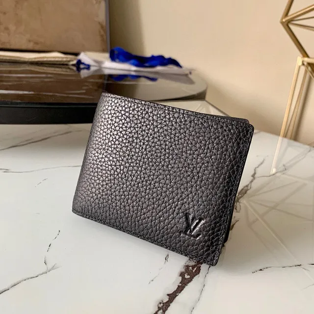 Louis Vuitton কালো পেবল লেদার এমবসড মনোগ্রাম সংক্ষিপ্ত ওয়ালেট 2