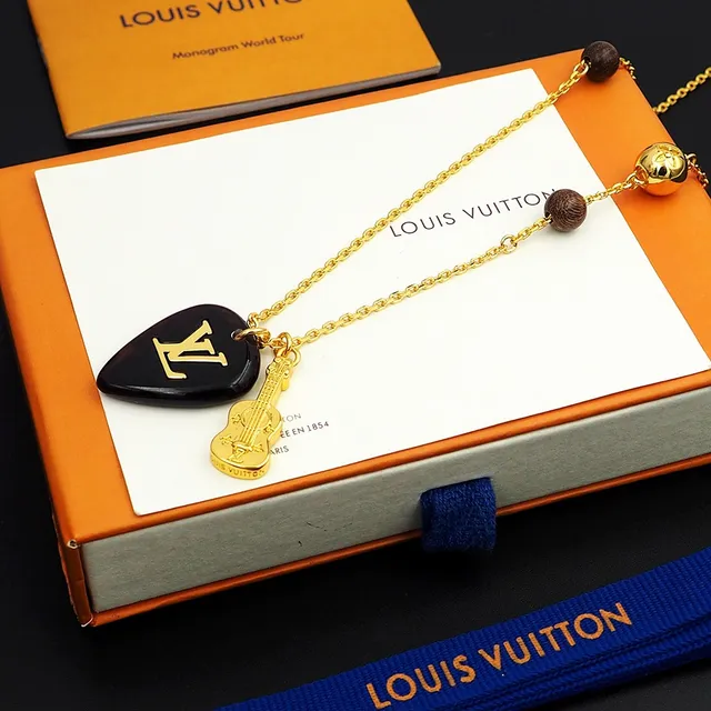 Louis Vuitton Púa de Guitara Preta de Resina e Colar com Charme de Mini Guitarra 3