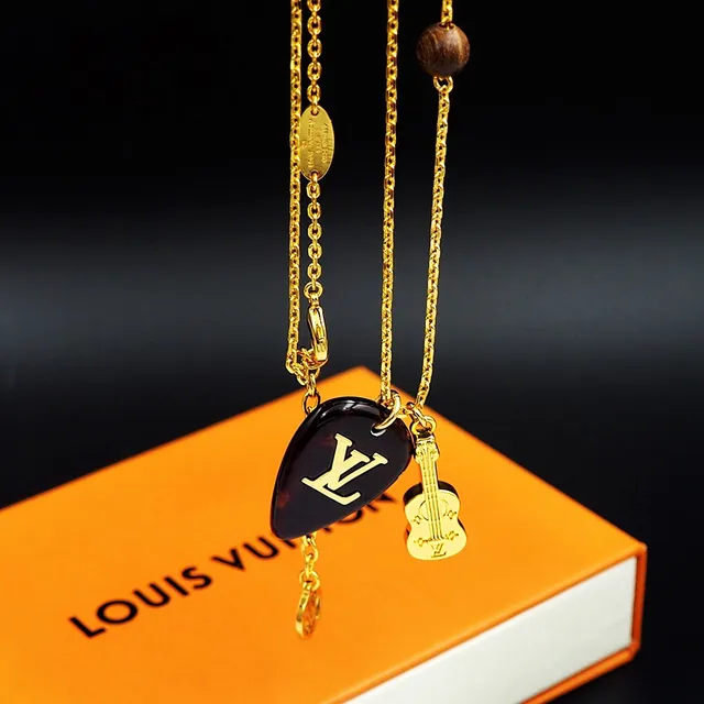 Louis Vuitton Púa de Guitara Preta de Resina e Colar com Charme de Mini Guitarra 7
