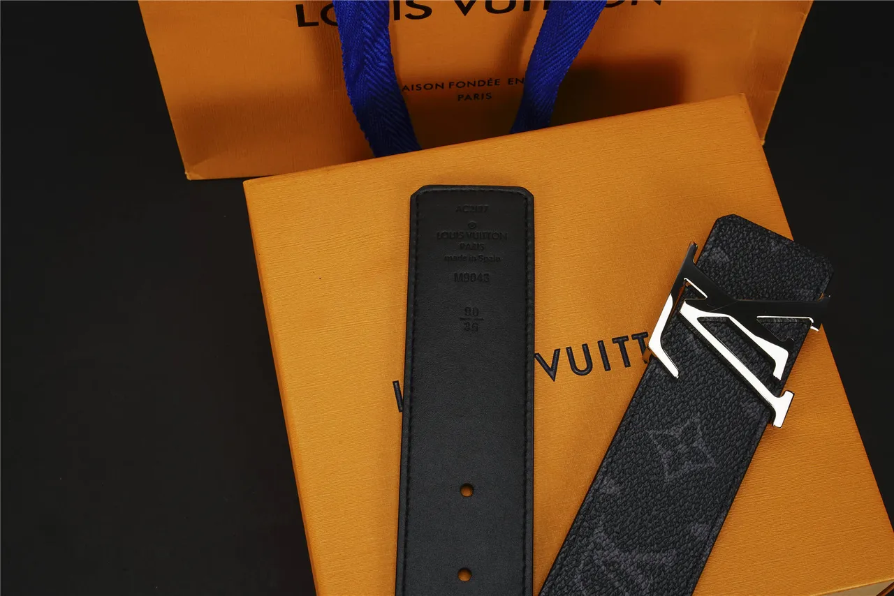 Louis Vuitton noire argentée Monogram-Coated oversized Polished LV Buckle cuir 6