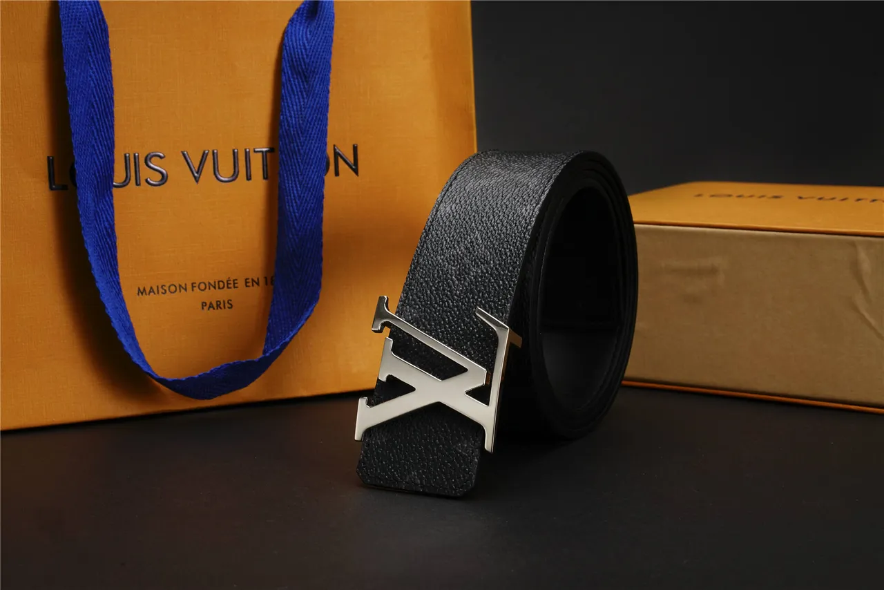 Louis Vuitton noire argentée Monogram-Coated oversized Polished LV Buckle cuir 7