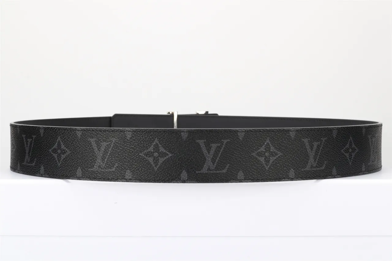 Louis Vuitton noire argentée Monogram-Coated oversized Polished LV Buckle cuir 12