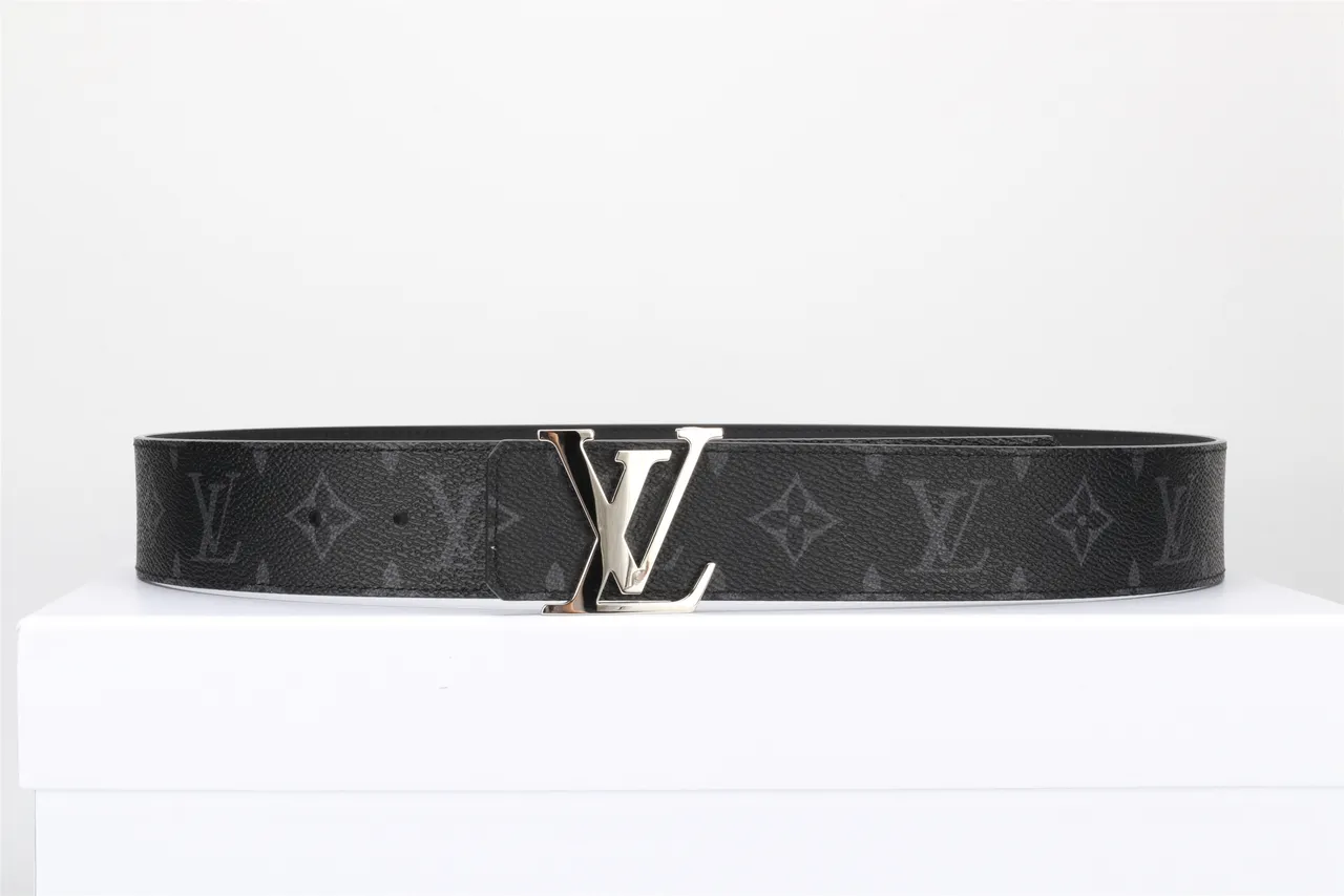 Louis Vuitton noire argentée Monogram-Coated oversized Polished LV Buckle cuir 13