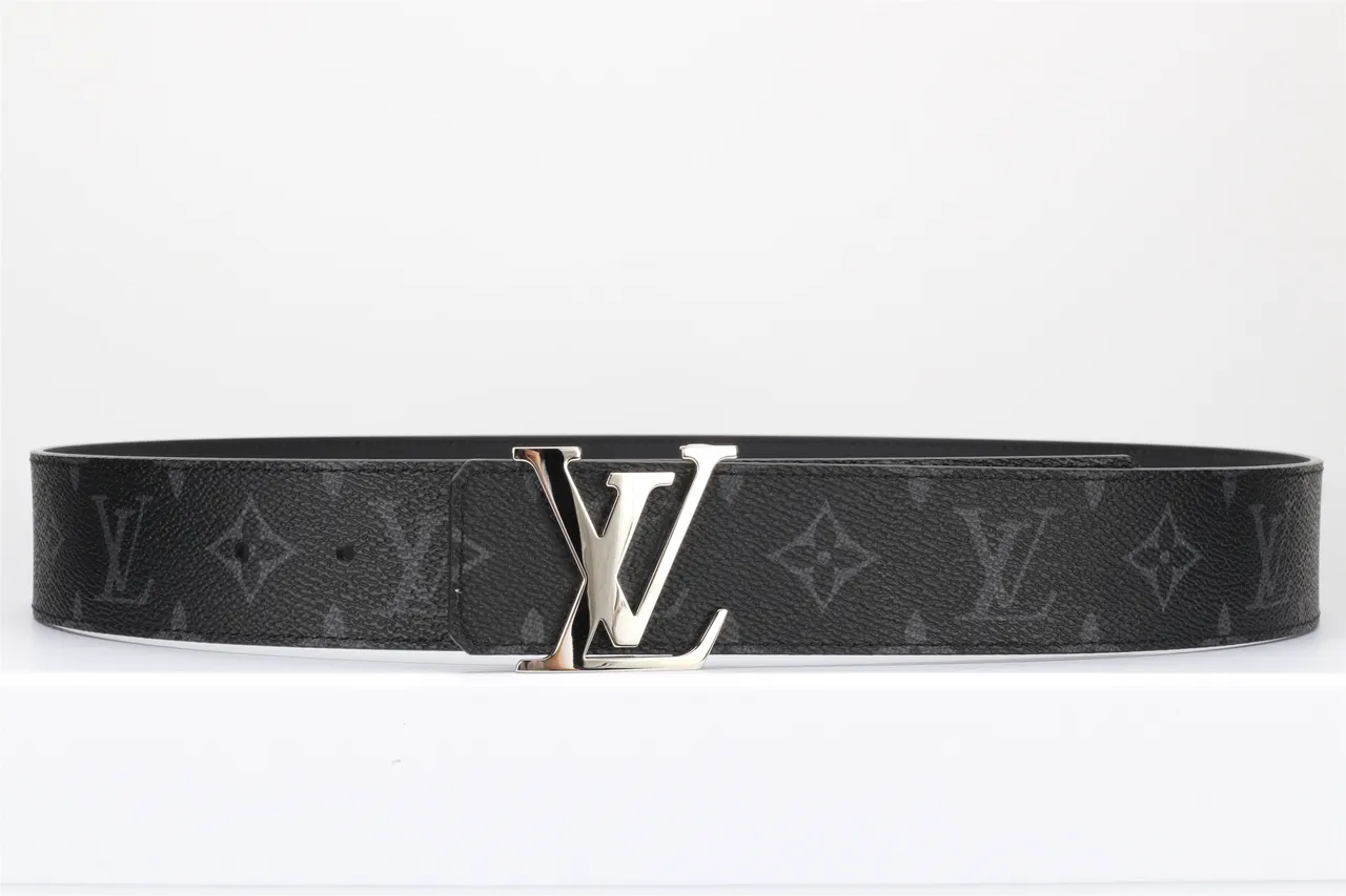 Louis Vuitton noire argentée Monogram-Coated oversized Polished LV Buckle cuir 20